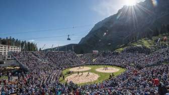 Schwingfest mit Bahn und Hotel web